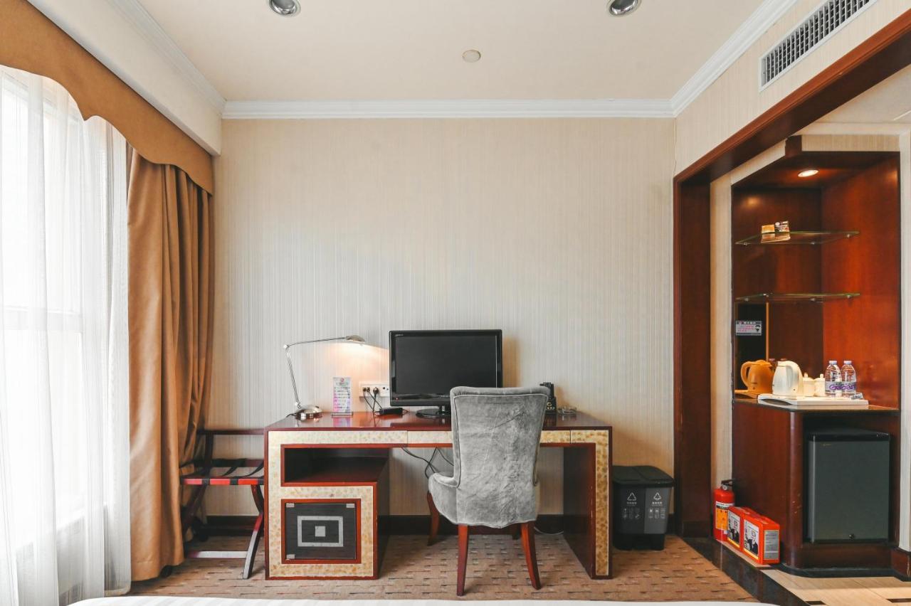 Royal Plaza Hotel Canton Extérieur photo