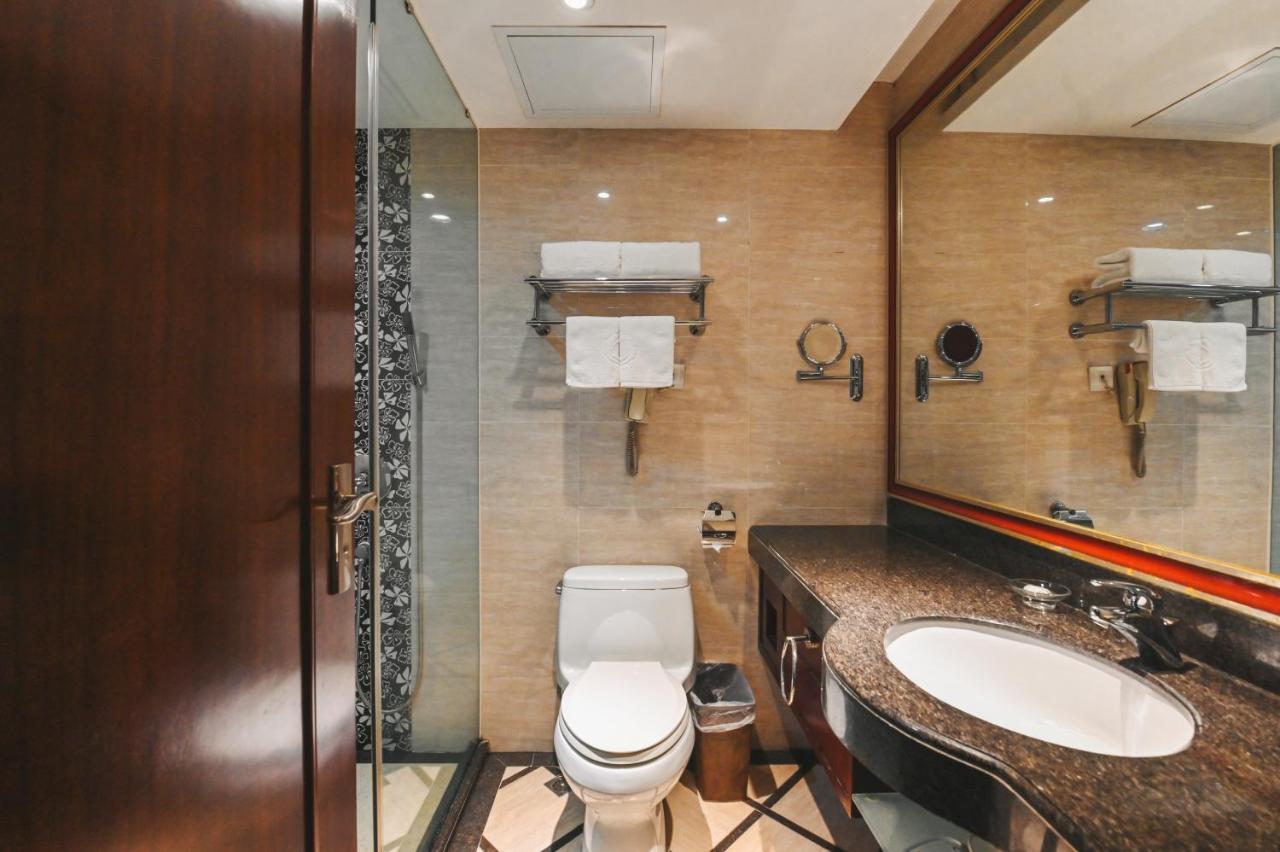 Royal Plaza Hotel Canton Extérieur photo