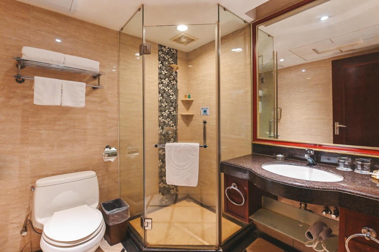 Royal Plaza Hotel Canton Extérieur photo