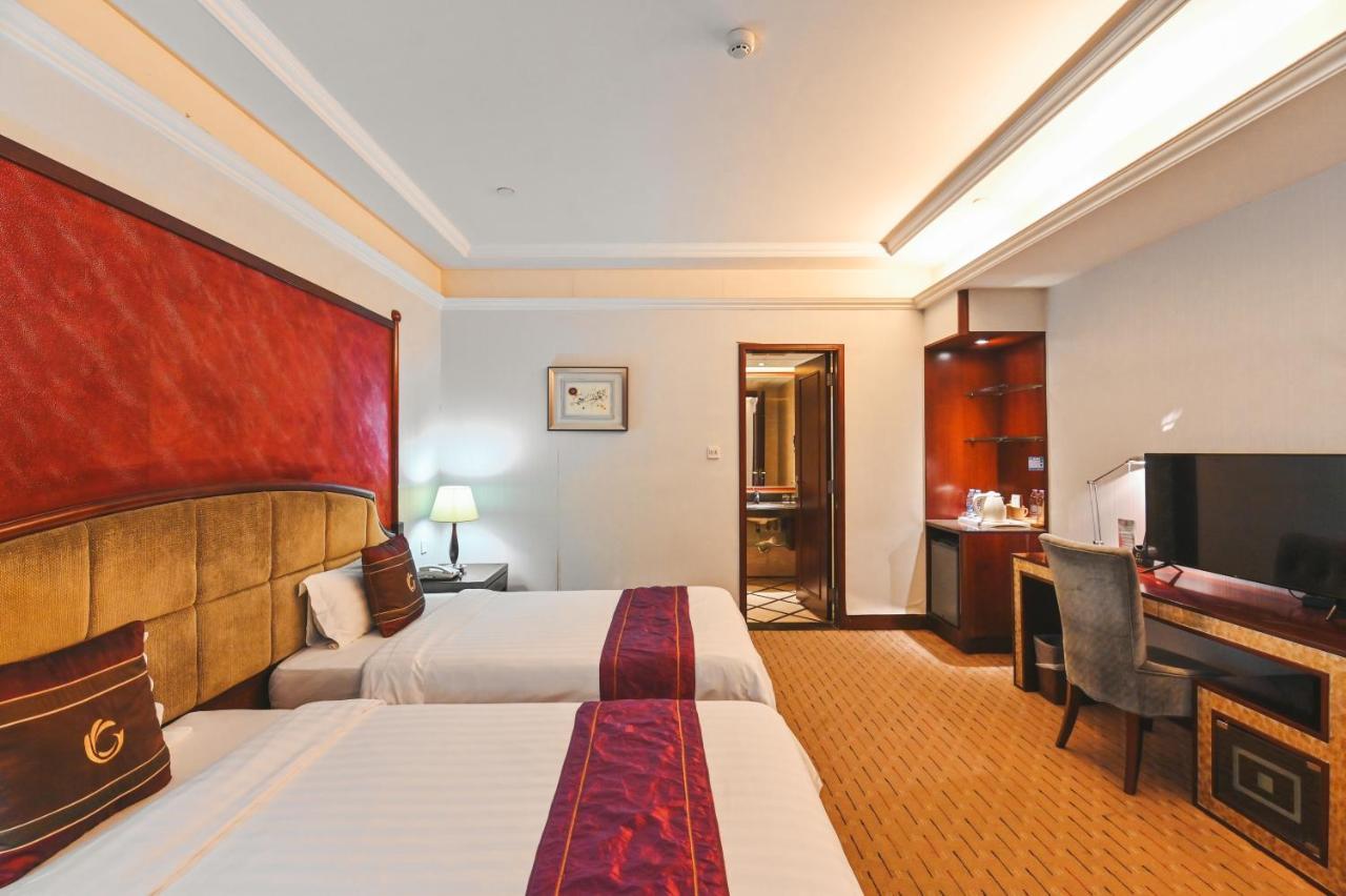 Royal Plaza Hotel Canton Extérieur photo