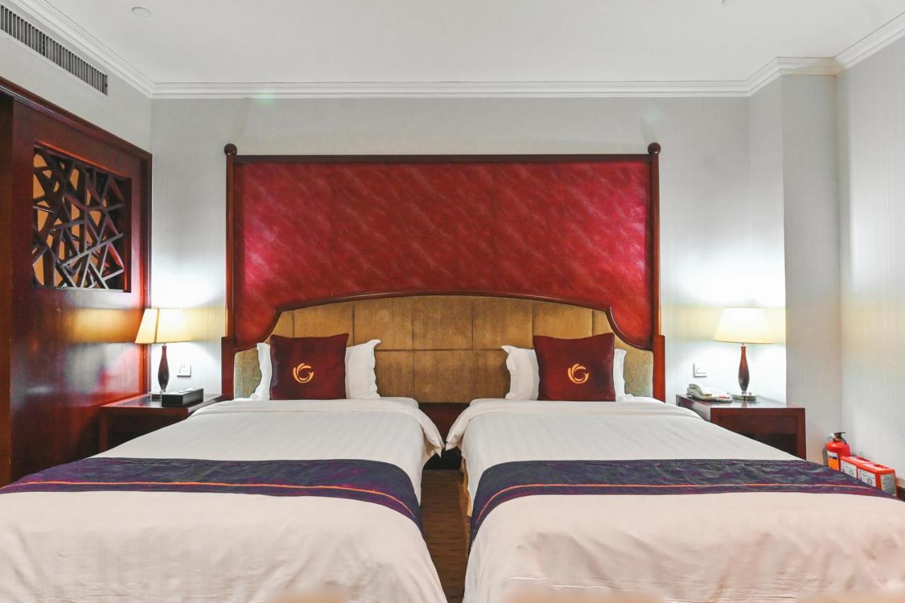 Royal Plaza Hotel Canton Extérieur photo