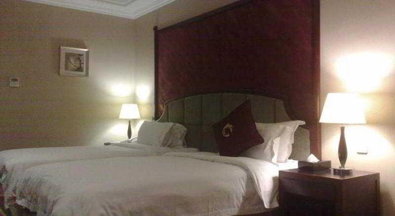 Royal Plaza Hotel Canton Extérieur photo